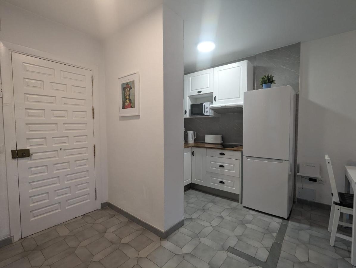 Apartamento Entero, Enormes Piscinas, Terraza Y Playa Benalmádena Exterior foto