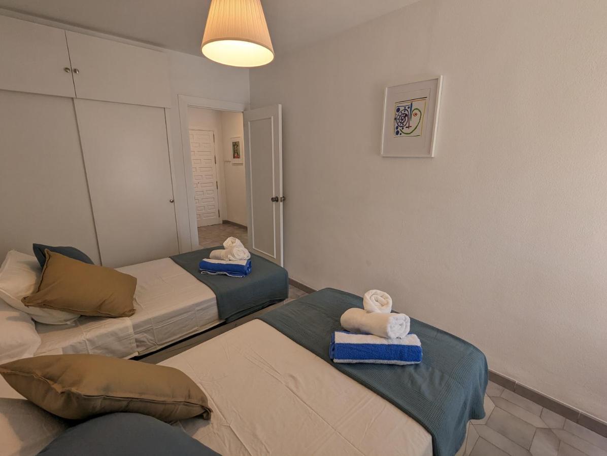 Apartamento Entero, Enormes Piscinas, Terraza Y Playa Benalmádena Exterior foto