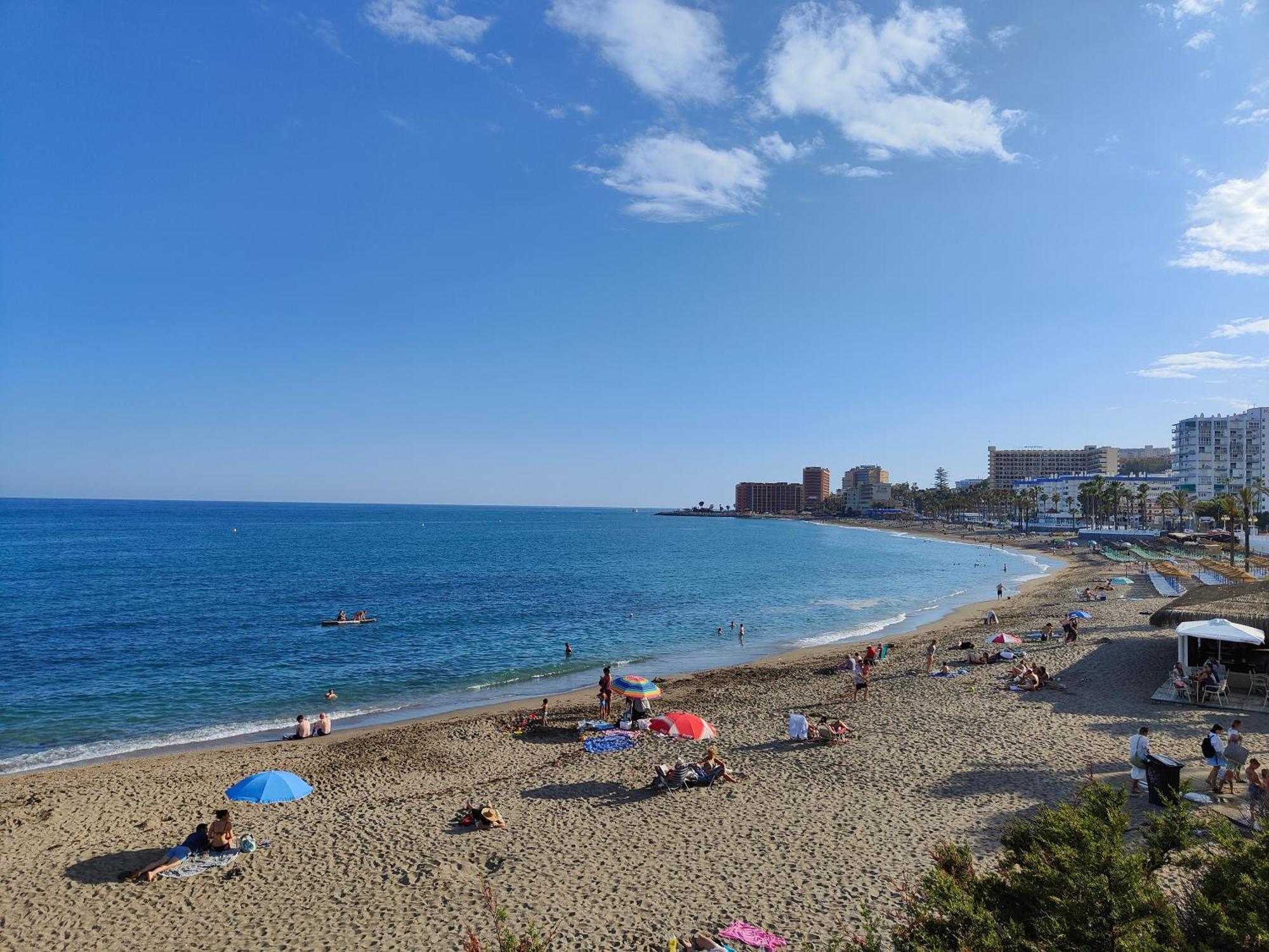 Apartamento Entero, Enormes Piscinas, Terraza Y Playa Benalmádena Exterior foto